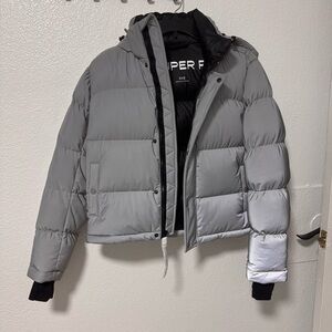 NEVER WORN Aritzia Super Puff Shorty Silver Liquid Shine